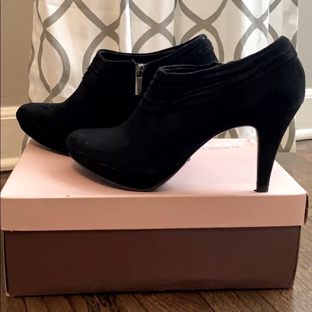Bandolino Black suede booties size 9 1/2